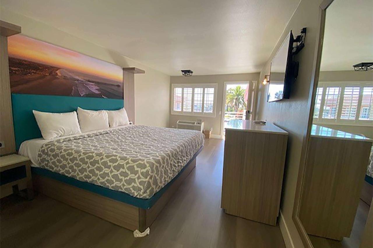 Super 8 By Wyndham Downtown Hotel Oceanside