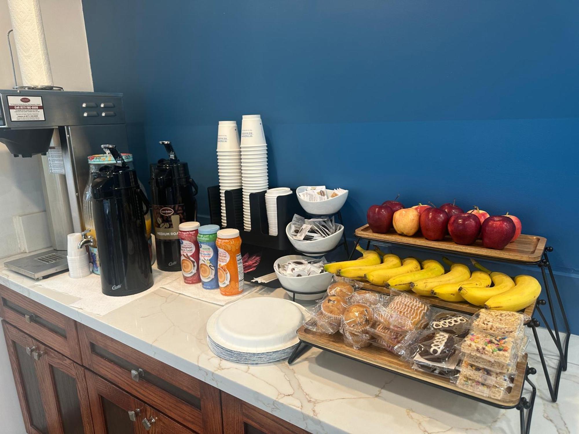 Super 8 By Wyndham Downtown 2*