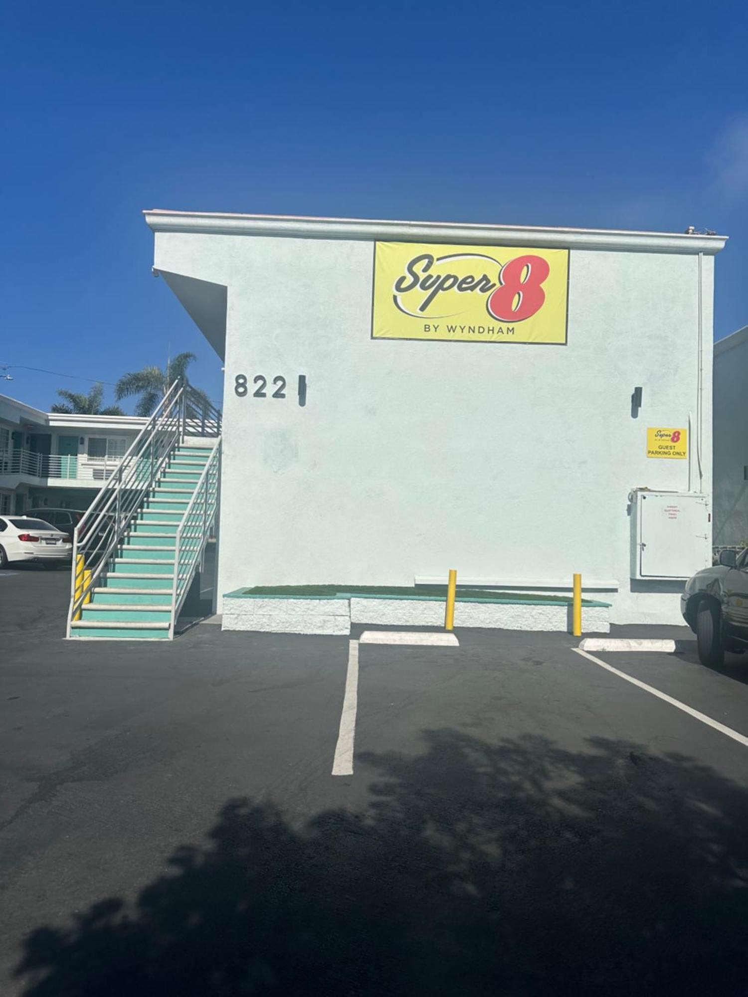 Super 8 By Wyndham Downtown Oceanside