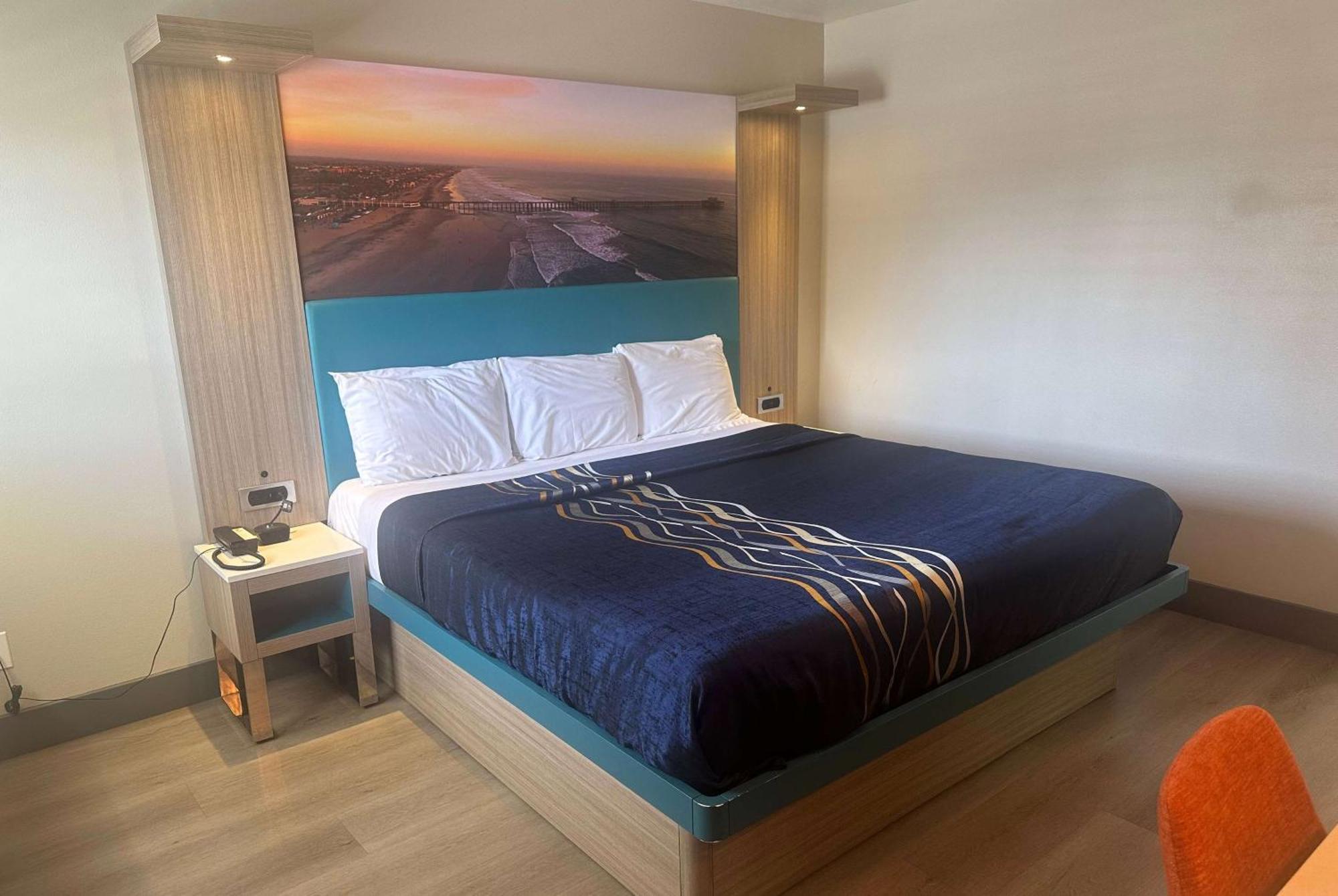 Super 8 By Wyndham Downtown 2* Oceanside