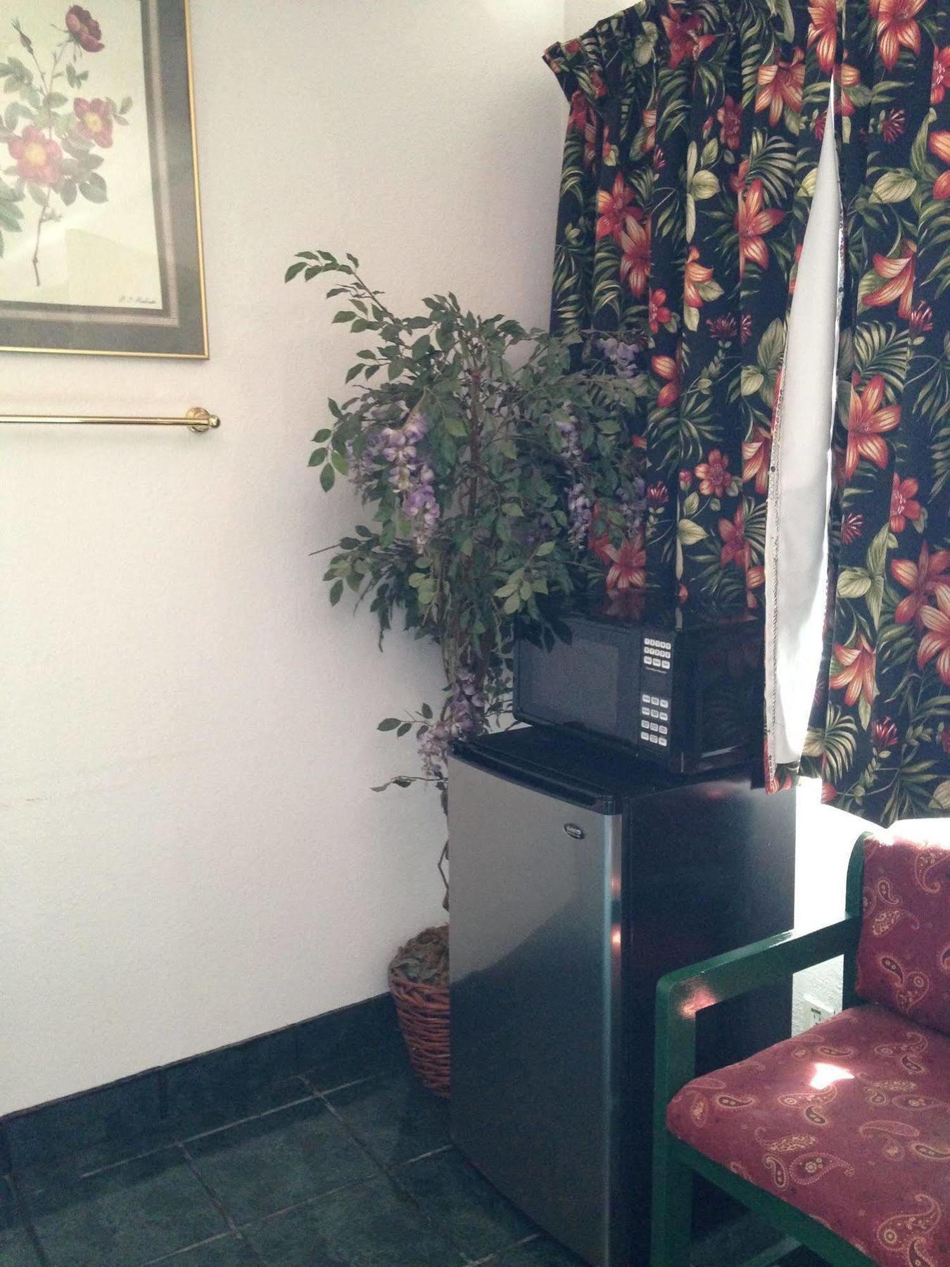 Super 8 By Wyndham Downtown 2*