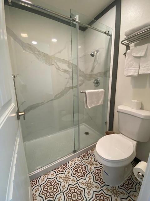 Super 8 By Wyndham Downtown 2* Oceanside
