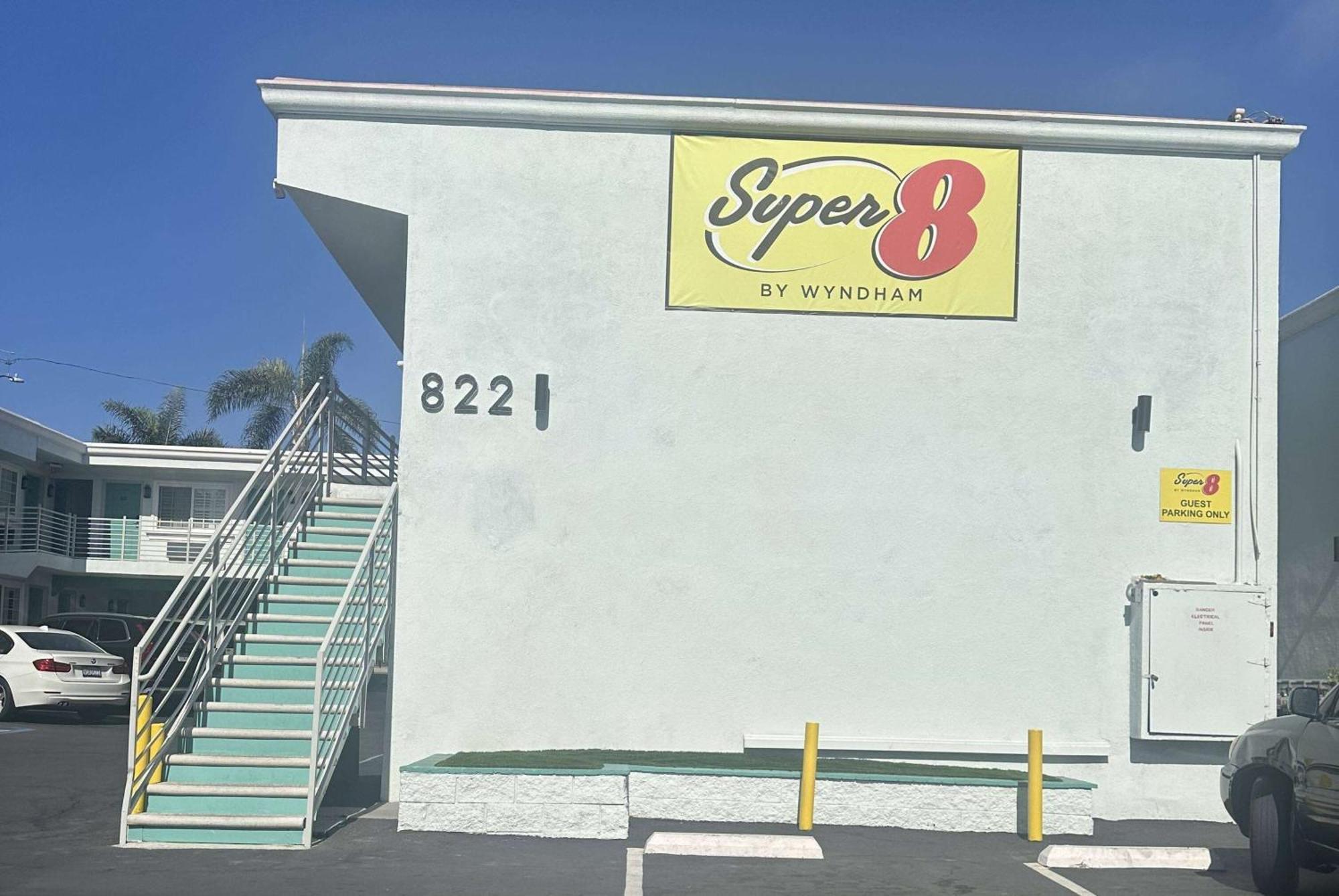 Hotel Super 8 By Wyndham Downtown Oceanside