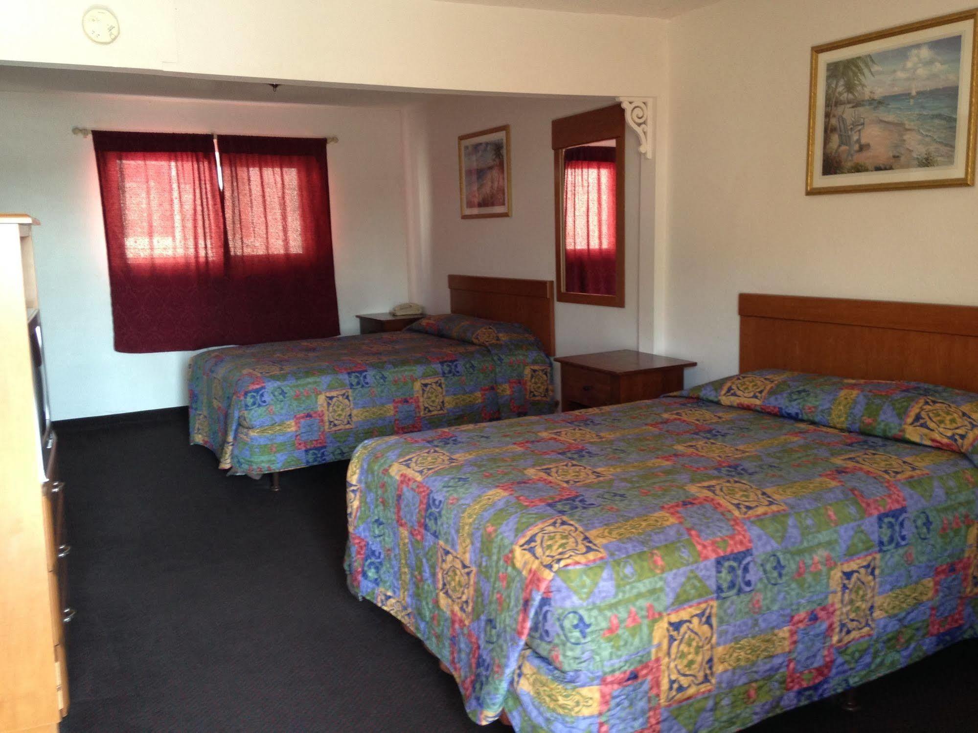 Super 8 By Wyndham Downtown Hotel